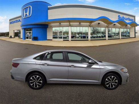 Used 2024 Volkswagen Jetta S image 9