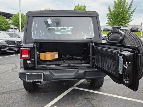 Used 2023 Jeep Wrangler Unlimited Sport AWD/4WD image 5