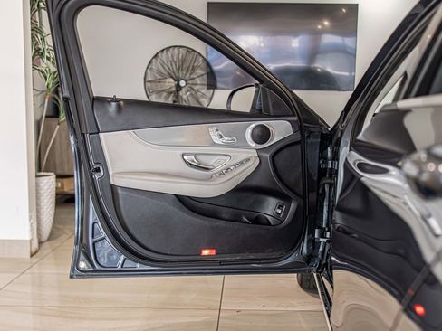 Used 2015 Mercedes-Benz C 300 4MATIC Sedan image 31