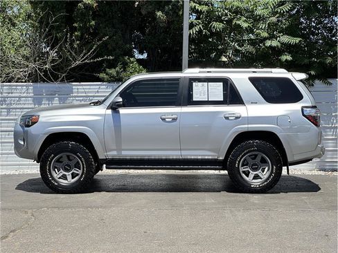 Used 2017 Toyota 4Runner SR5 Premium AWD/4WD image 13