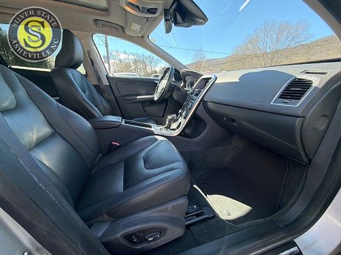 Used 2015 Volvo XC60 T5 Premier image 16