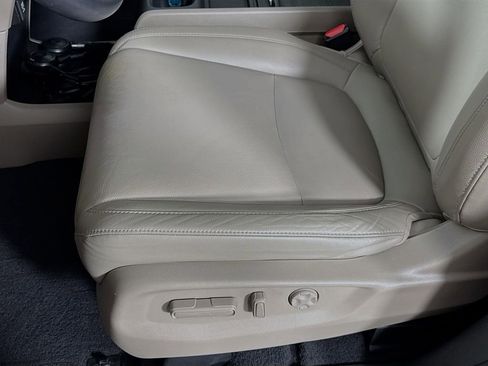 Used 2018 Honda Odyssey Touring image 23