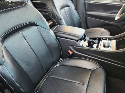 Used 2023 Jeep Grand Cherokee L Limited w/ Luxury Tech Group II AWD/4WD image 15