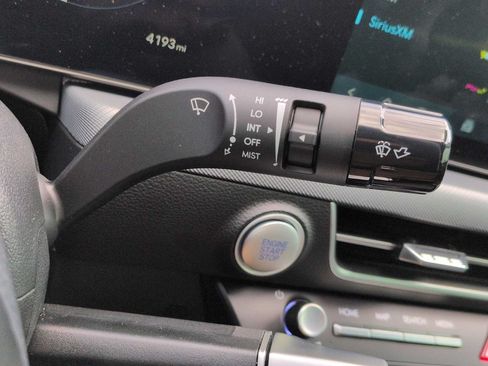 Used 2025 Hyundai Sonata SEL FWD image 28