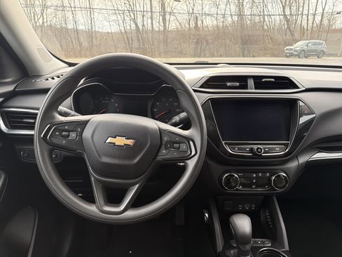 Used 2021 Chevrolet TrailBlazer LT w/ Convenience Package AWD/4WD image 13
