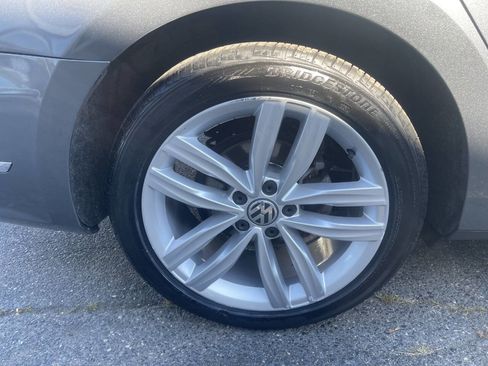 Used 2018 Volkswagen Passat 2.0T SE image 13