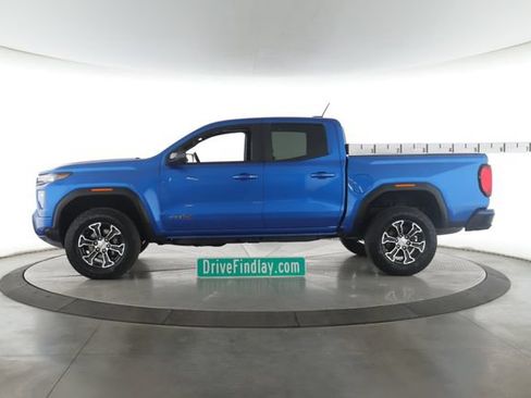 Used 2024 GMC Canyon AT4 w/ Technology Package AWD/4WD image 9