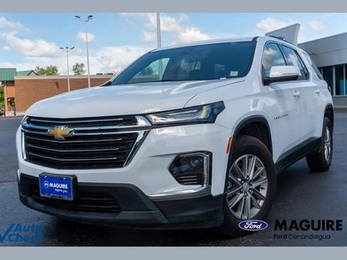 Used 2023 Chevrolet Traverse LT AWD/4WD image 1