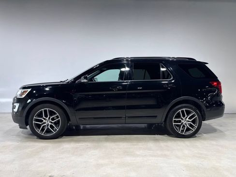 Used 2017 Ford Explorer Sport w/ Equipment Group 401A AWD/4WD image 4