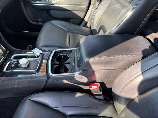 Used 2016 Chrysler 300 Limited AWD/4WD image 17