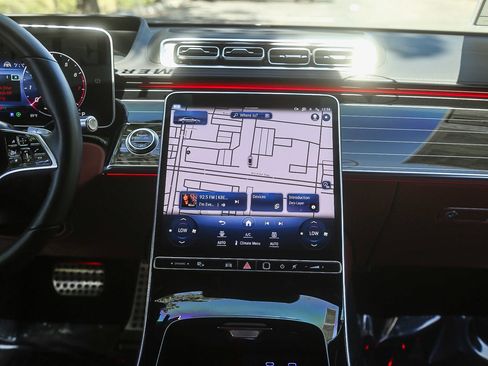 Certified 2023 Mercedes-Benz S 580 4MATIC Sedan image 11
