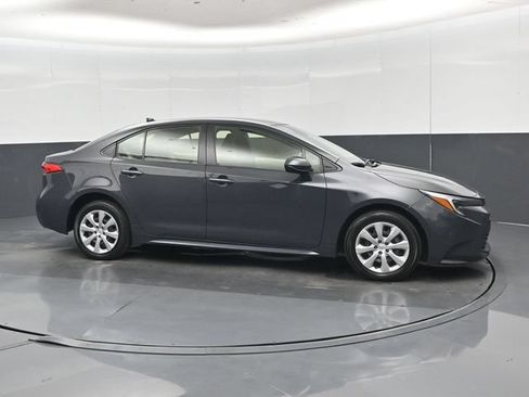 Used 2025 Toyota Corolla LE FWD image 31