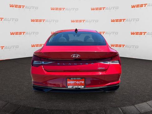 Used 2023 Hyundai Elantra Limited w/ Preferred Accessory Package FWD image 4