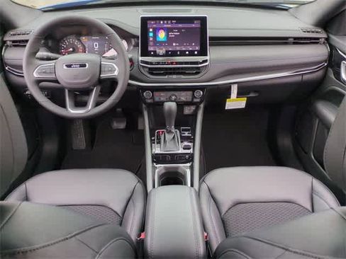 New 2026 Jeep Compass Latitude image 16