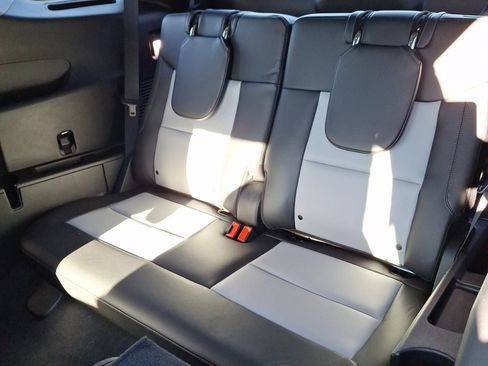 Used 2022 Ford Explorer XLT w/ Equipment Group 202A image 14