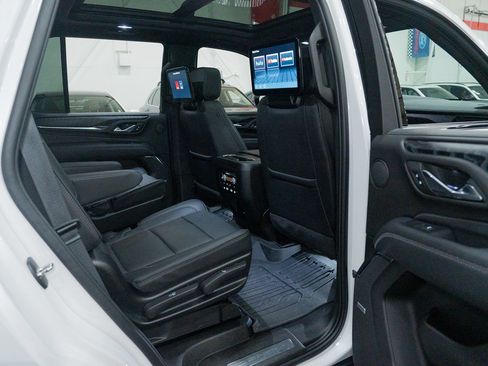 Used 2024 GMC Yukon Denali AWD/4WD image 39