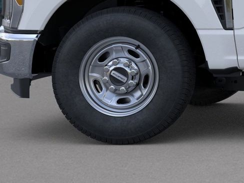 New 2026 Ford F250 XL w/ XL Chrome Package image 21