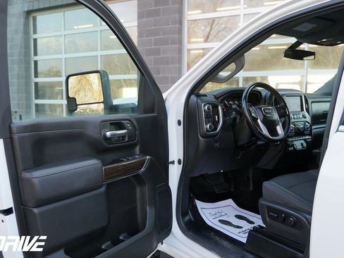Used 2023 GMC Sierra 2500 SLE image 16