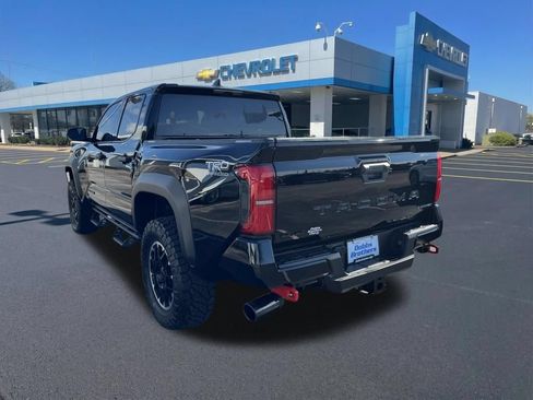 Used 2026 Toyota Tacoma TRD Off-Road AWD/4WD image 5