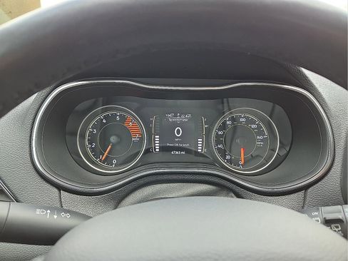 Used 2019 Jeep Cherokee Latitude Plus image 23