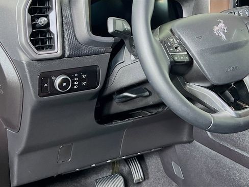 Used 2025 Ford Bronco Sport Outer Banks AWD/4WD image 13