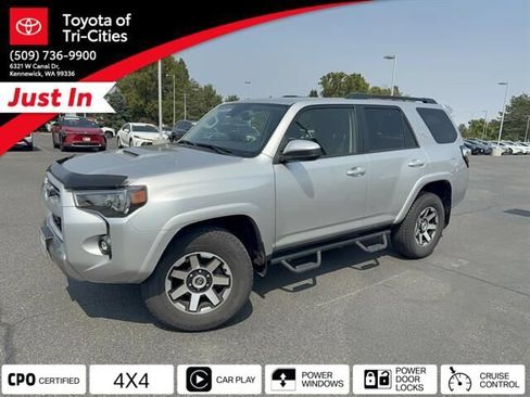 Used 2022 Toyota 4Runner TRD Off-Road AWD/4WD image 32