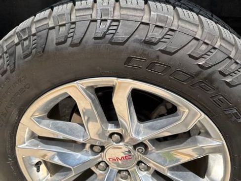 Used 2020 GMC Sierra 1500 SLT RWD image 25