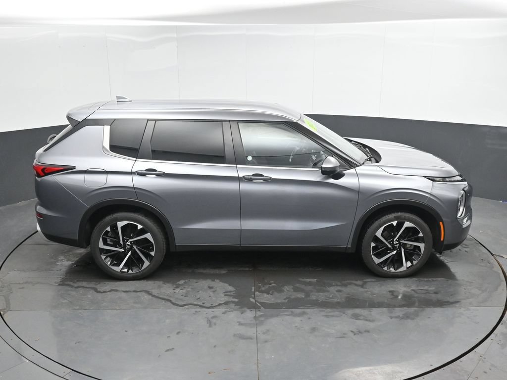 Used 2024 Mitsubishi Outlander SE AWD/4WD image 35