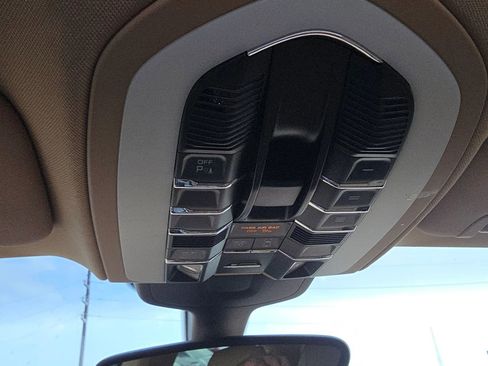 Used 2015 Porsche Panamera 4 image 28