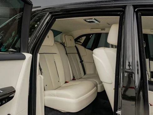 Used 2024 Rolls-Royce Phantom Sedan image 14