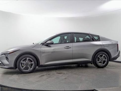 Used 2025 Kia K4 FWD image 3