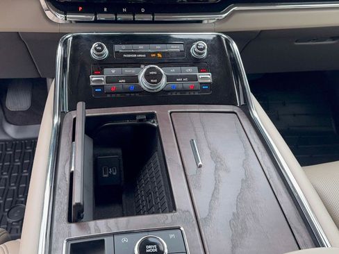 Used 2023 Lincoln Navigator L Reserve image 16