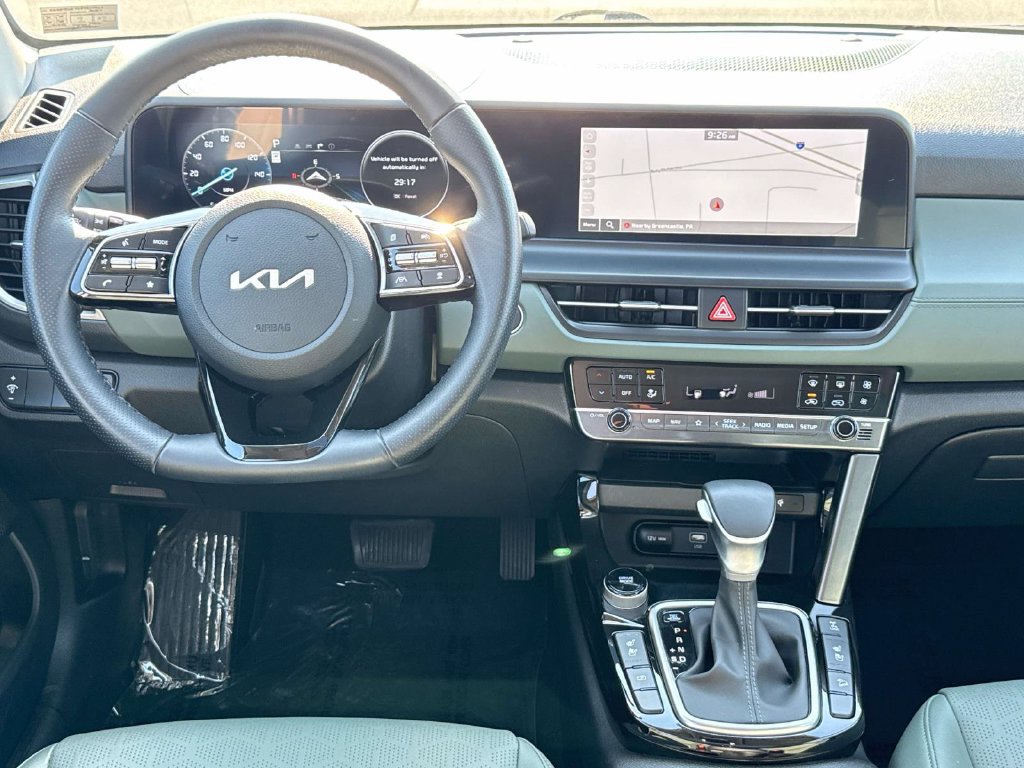 Used 2024 Kia Seltos SX w/ SX Sunroof Package AWD/4WD image 3