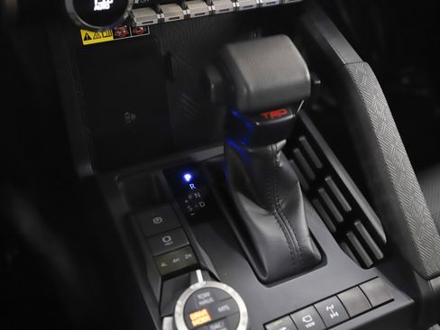 Used 2024 Toyota Tacoma TRD Off-Road w/ TRD Off Road Premium Package AWD/4WD image 23