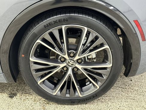 Used 2024 Toyota Prius XLE image 16