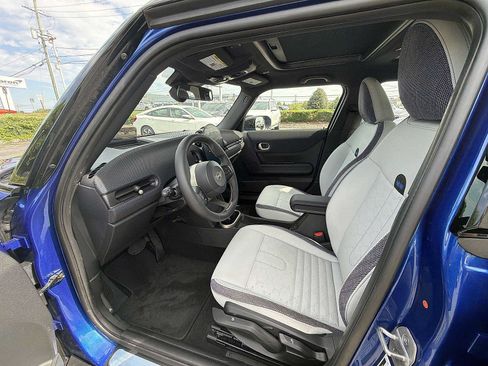 Used 2026 MINI Cooper 4-Door Hardtop FWD image 10