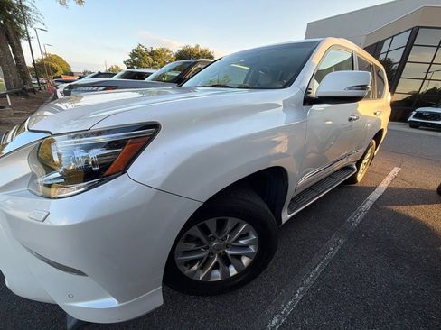 Used 2018 Lexus GX 460 Premium w/ Premium Package AWD/4WD image 6
