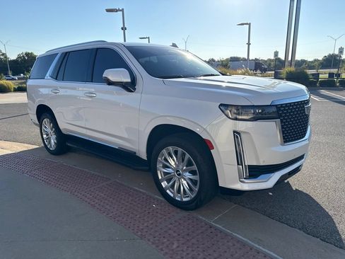Used 2021 Cadillac Escalade Luxury AWD/4WD image 3