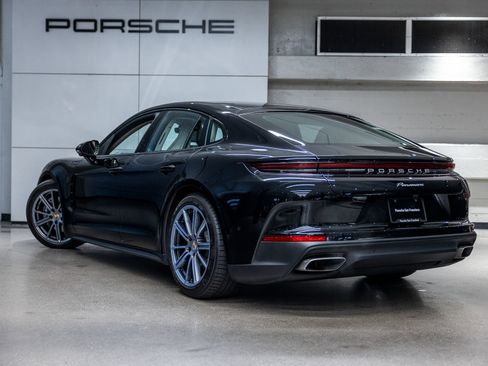 Certified 2025 Porsche Panamera image 3