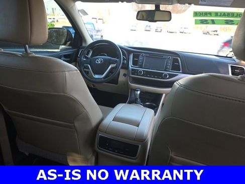 Used 2016 Toyota Highlander XLE image 10