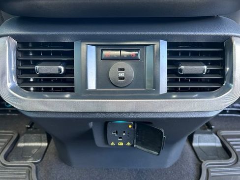 Used 2025 Ford F150 Platinum AWD/4WD image 48
