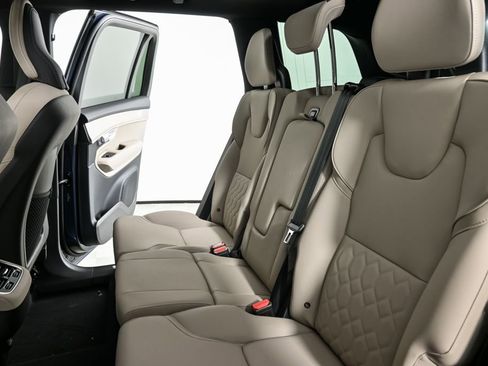 Certified 2026 Volvo XC90 B6 Plus w/ Protection Package Premier image 23