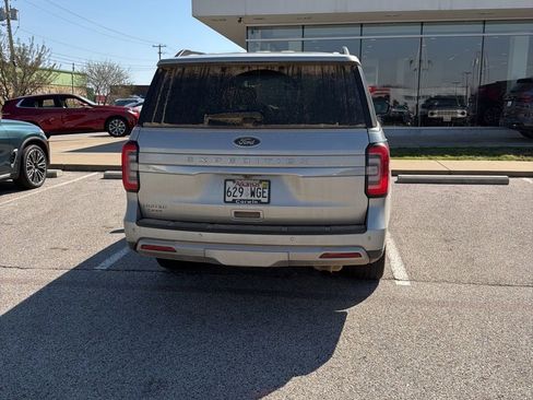 Used 2024 Ford Expedition Limited image 11