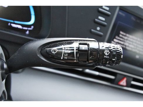 Certified 2026 Hyundai Elantra SE FWD image 21