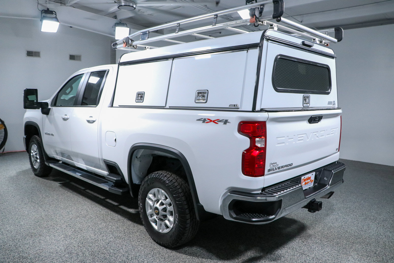 Used 2024 Chevrolet Silverado 2500 LT w/ Convenience Package AWD/4WD image 9
