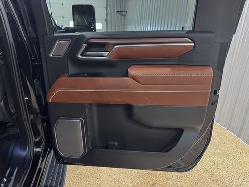 Used 2025 GMC Sierra 3500 Denali Ultimate image 23