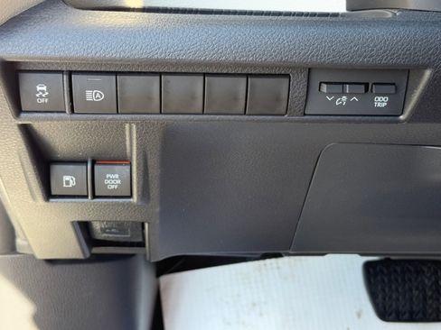 Used 2023 Toyota Sienna XLE image 35