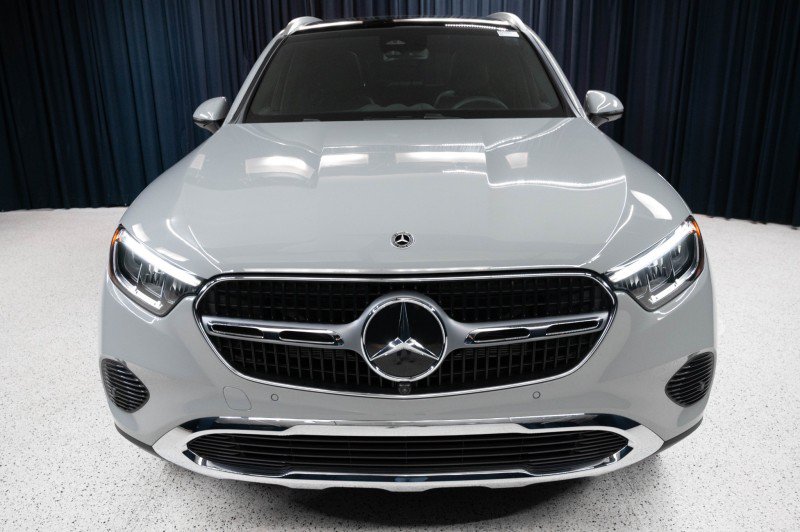 New 2027 Mercedes-Benz GLC 300 image 2