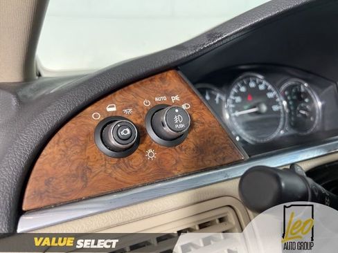 Used 2005 Buick LaCrosse CXS w/ Gold Convenience Package FWD image 19