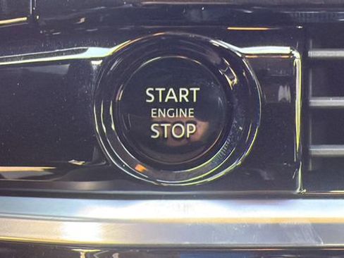 New 2025 Nissan Pathfinder SV image 17